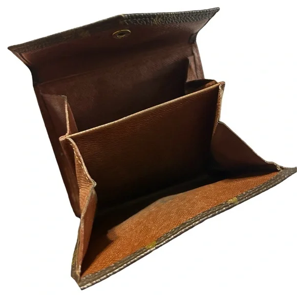 Louis Vuitton Authentic Tri-Fold Wallet - Picture 6 of 8